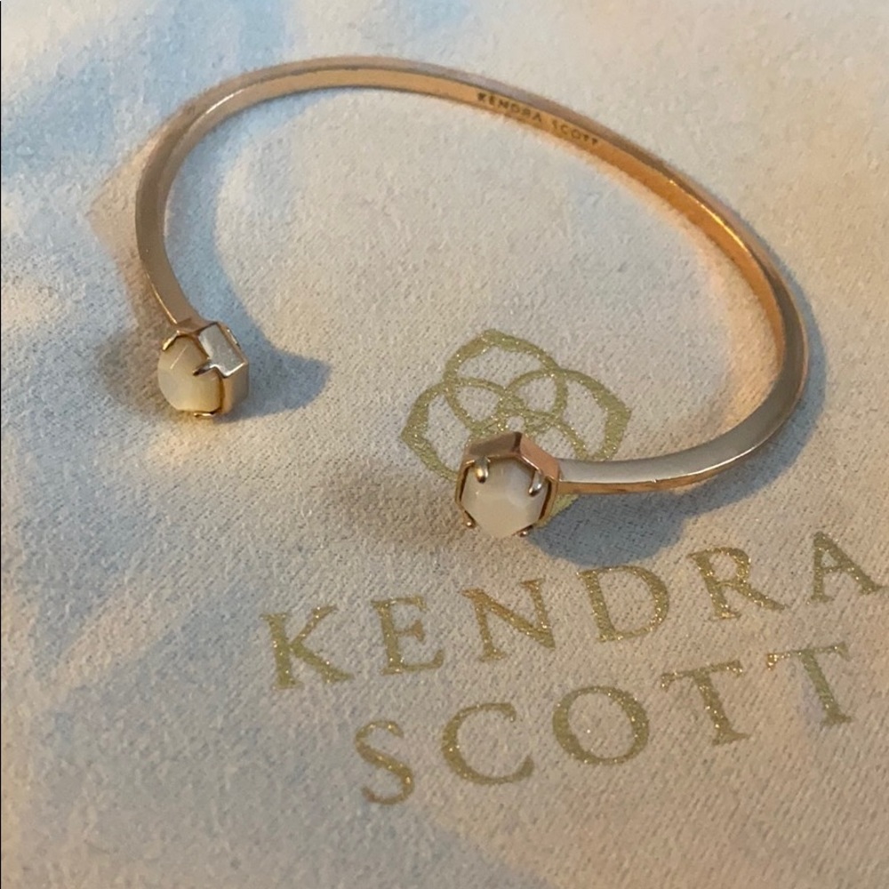 Kendra Scott bracelet